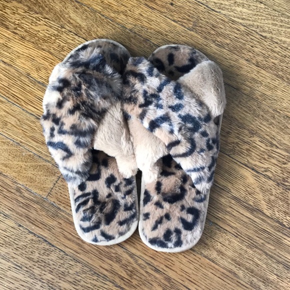 🔅SALE Furry slippers - Picture 2 of 7